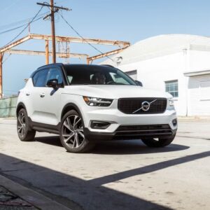 2022 volvo xc40 momentum